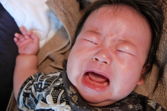 ８ヶ月頃の赤ちゃんが激しい夜泣き 原因や対処法は いつまで続く