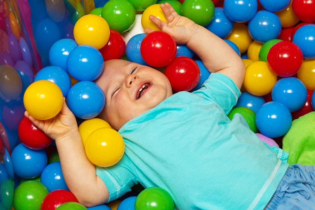 6ヶ月の赤ちゃんが喜ぶオススメおもちゃ 成長にあった遊び道具と遊び方